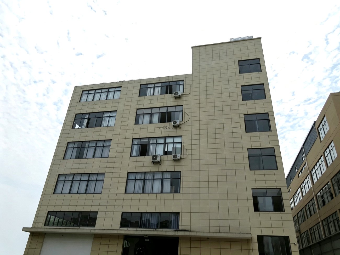 Dreamtly factory building